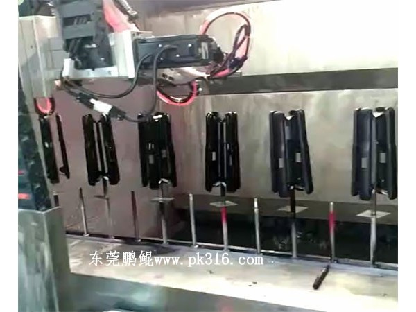 <i style='color:red'>荣德自动喷漆机</i>为什么能成为机器人第一品牌？