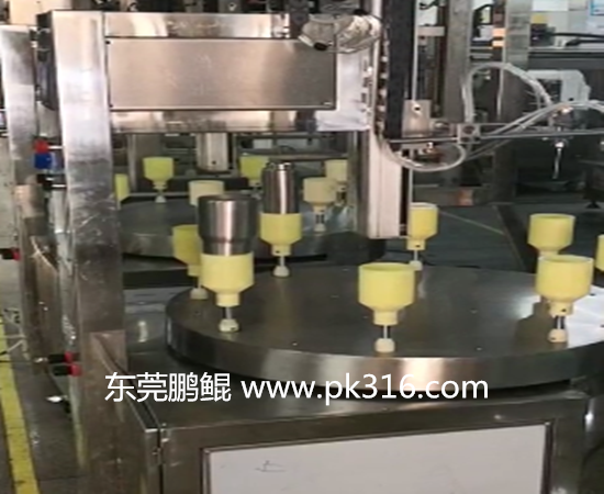 保温杯喷涂机器换人
