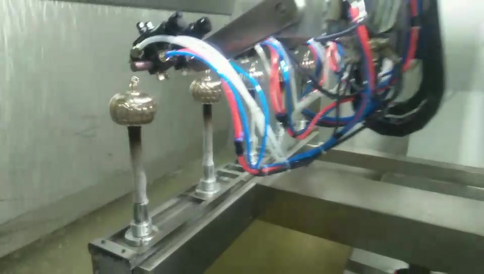 南瓜玻璃外壁六轴自动喷漆设备 南瓜玻璃外壁六轴自动喷漆设备