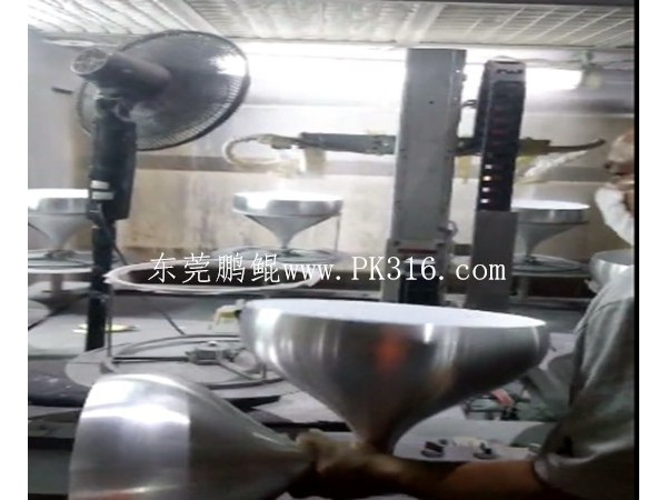 照明<i style='color:red'>灯具自动喷漆机</i>如何做到节省20%油漆,不看后悔！