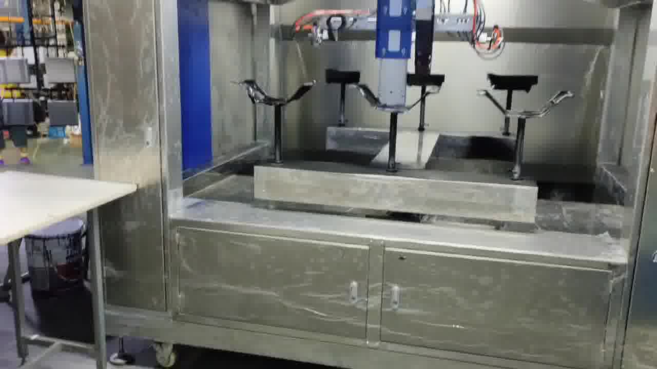 礼品铁盒六轴自动喷漆设备 礼品铁盒六轴自动喷漆设备