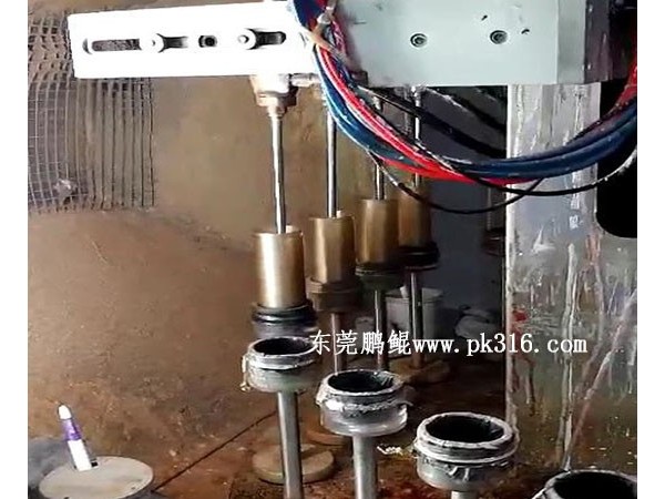 江苏玻璃瓶内喷漆机,自动抓取上下料！