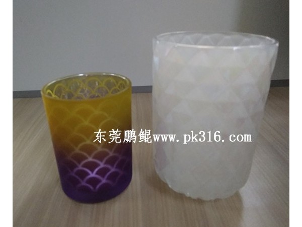 江苏香薰蜡烛<i style='color:red'>玻璃杯喷涂设备</i>是怎么喷漆的