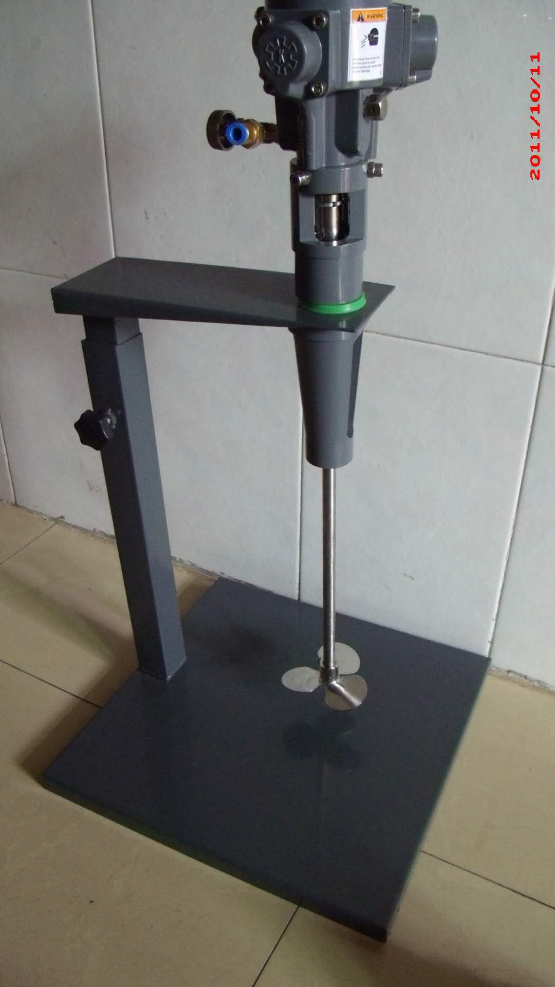 5加轮气动搅拌机 5加轮气动搅拌机